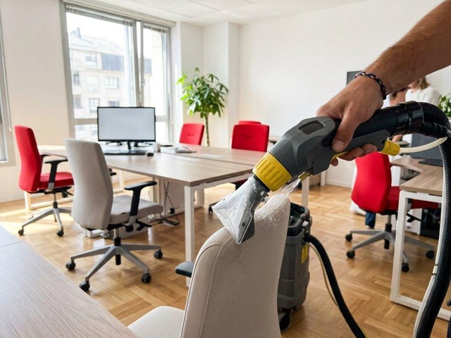 Elige a nuestros profesionales para la limpieza de locales y oficinas en Mugardos
