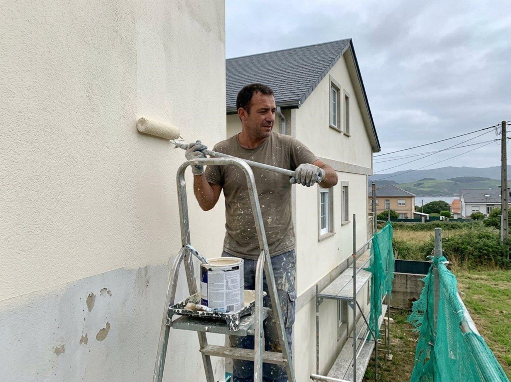 Foto 1 Pintura exterior y protección de fachadas en Valdoviño con acabados duraderos