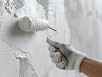 Por qué preparar la superficie antes de pintar una casa